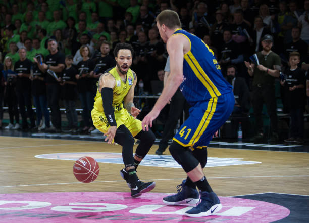 同样重要的 同样重要的