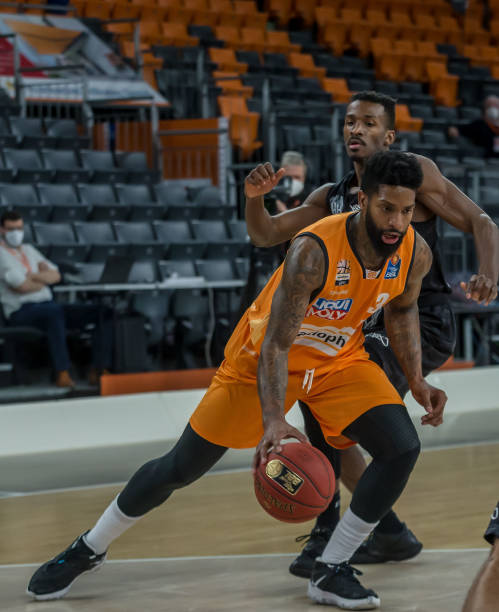 亚斯达成了 亚斯达成了