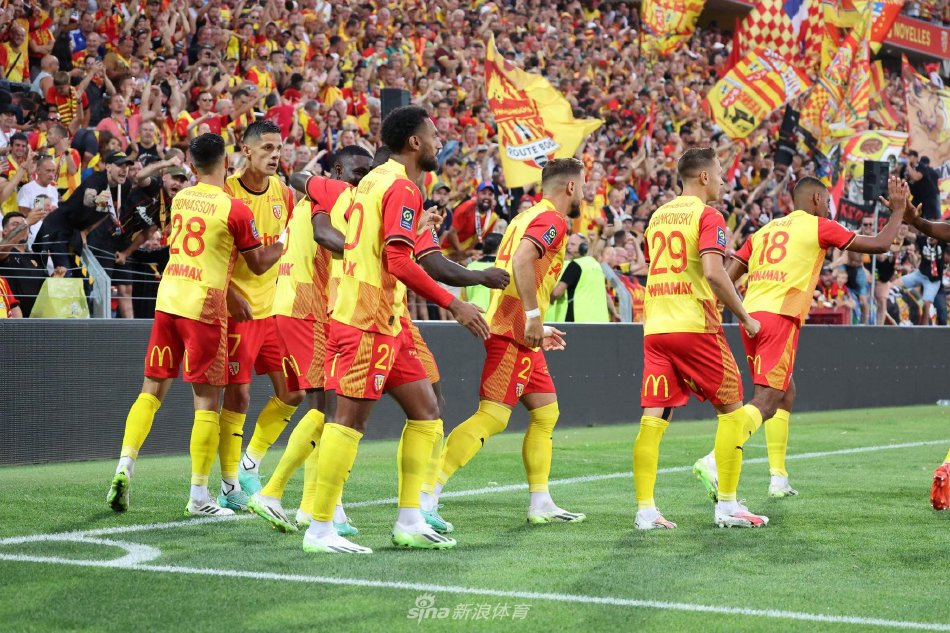 篮板球抢夺 篮板球抢夺